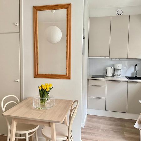 Just Renovated Stylish Nordic Studio By Tram Stop Helsinky Exteriér fotografie